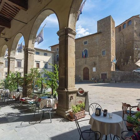 Spacious Farmhouse In Castiglion Fiorentino With Garden Exterior foto