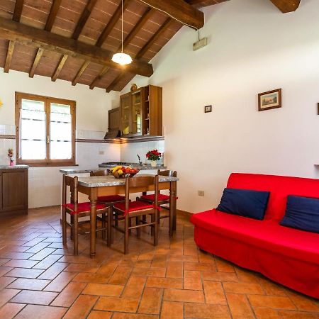 Spacious Farmhouse In Castiglion Fiorentino With Garden Exterior foto